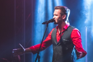 Luka Basi with his band performing at masion Rakičan.