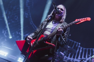 Halestorm performing in Vienna as the opening act for the Alter Bridge