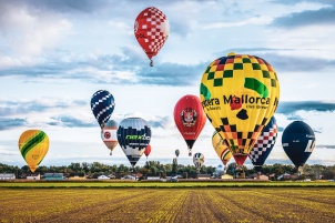The largest aviation event in Slovenia was taking place between 16th and 23th September in Murska Sobota. More than 100 Hot Air Balloons were present in competition. 500+ more pics from this event can be found here.