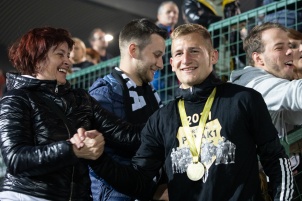 The Mura footballers wrote a football fairy tale. In the last round of the First League of Telekom Slovenije, they defeated Maribor 1 : 3 in Ljudski vrt and won the historic first title in the Slovenian national championship.