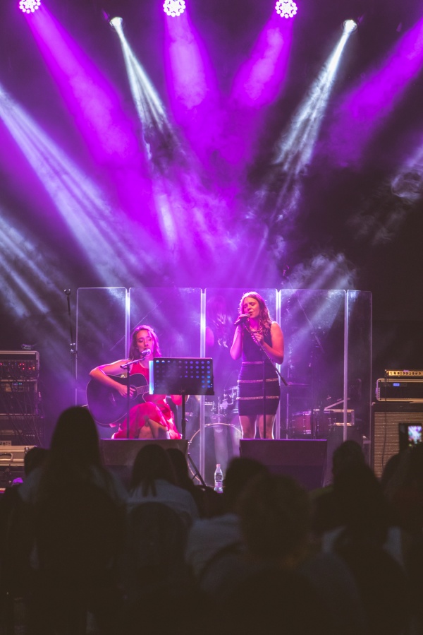 Duo pralina performing at mansion Rakičan as the opening act