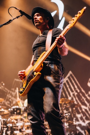 Halestorm performing in Vienna as the opening act for the Alter Bridge