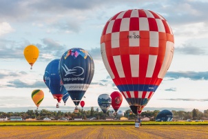 The largest aviation event in Slovenia was taking place between 16th and 23th September in Murska Sobota. More than 100 Hot Air Balloons were present in competition. 500+ more pics from this event can be found here.