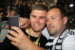 The Mura footballers wrote a football fairy tale. In the last round of the First League of Telekom Slovenije, they defeated Maribor 1 : 3 in Ljudski vrt and won the historic first title in the Slovenian national championship.