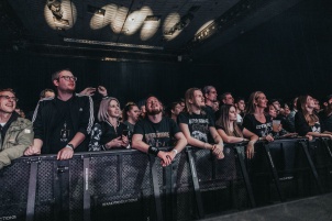 Halestorm performing in Vienna as the opening act for the Alter Bridge